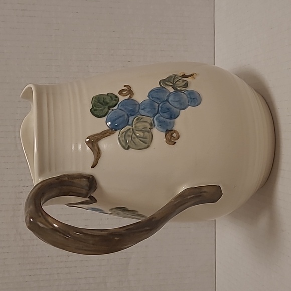 Vintage Metlox Poppytrail Pitcher with Blue Grapes - Picture 6 of 16